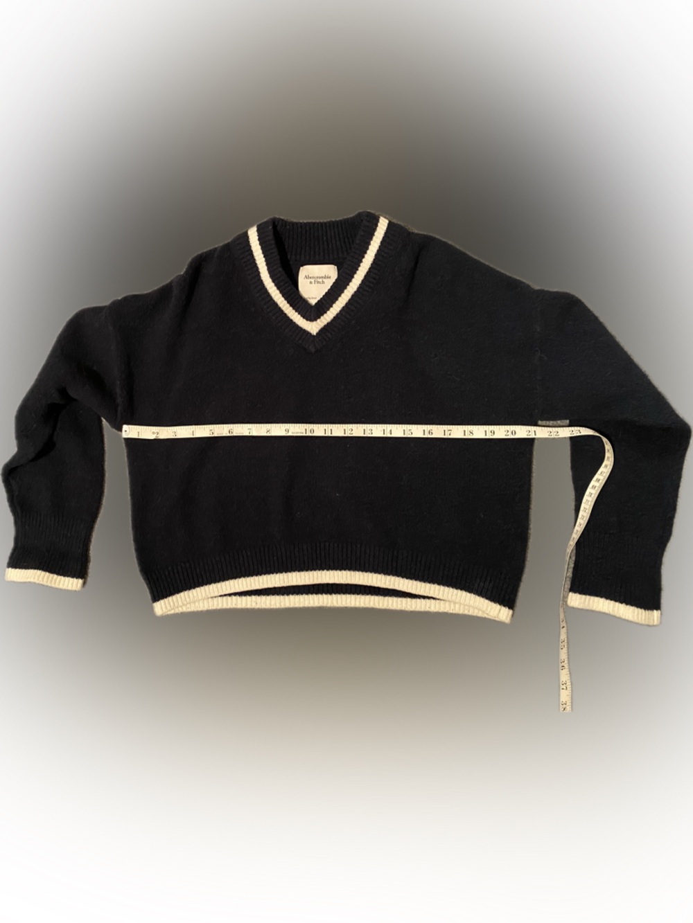 Abercrombie & Fitch - Oversized Cropped Navy Sweater with Cream Trim - Picture 3 of 4